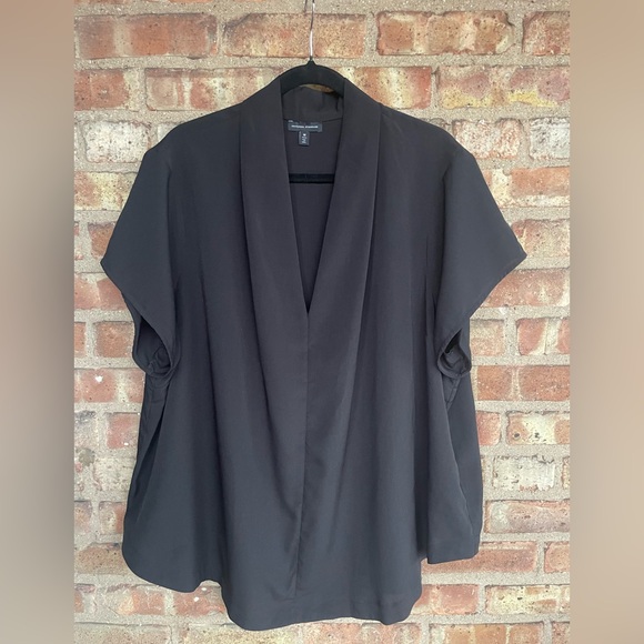 Universal Standard Better Than Silk V-Neck Blouse🖤 - Picture 5 of 15